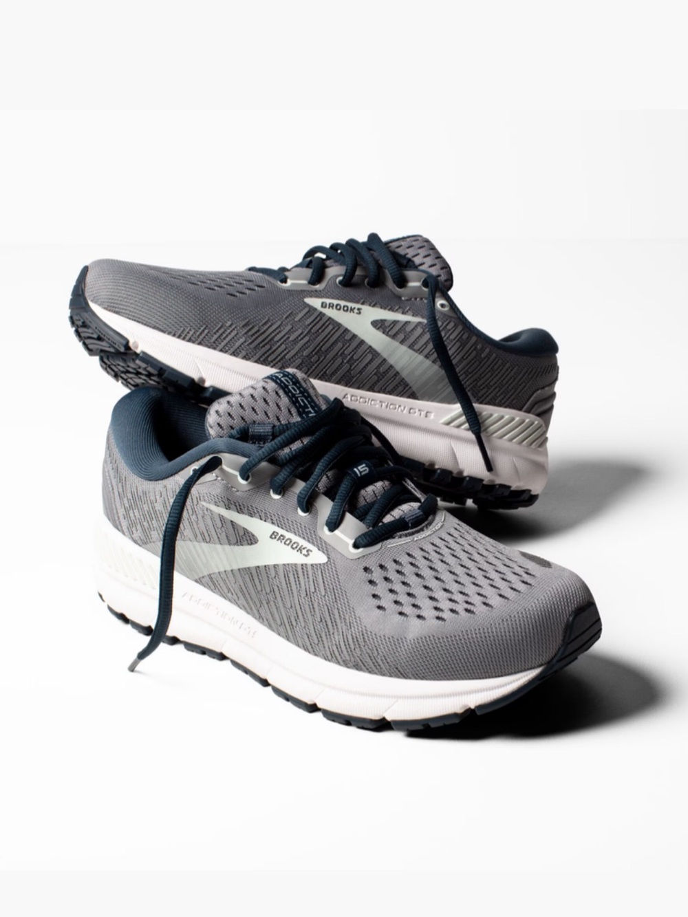 Brooks addiction GTS 15 Men size 12 Running Sneakers - Gray and Navy